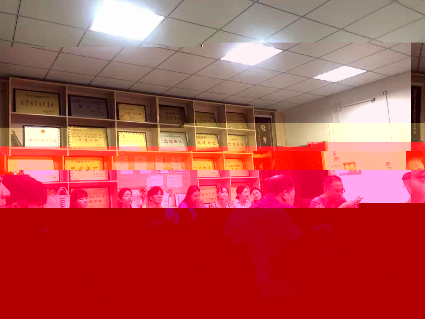 (圖為 與會師生認真聽講 楊宇淩攝)
